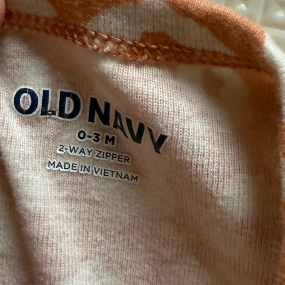 Old Navy|Baby girl burnt orange leopard print footie pajamas,soft & cozy•••0-3M - Picture 4 of 4